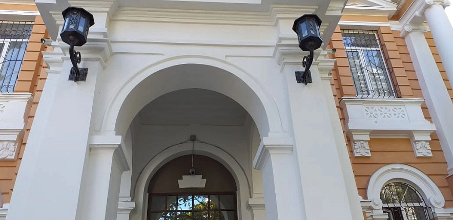 Фото: здание облсуда // кадр 1rnd.ru