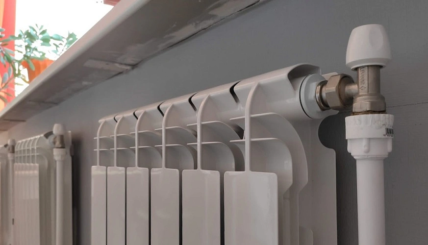 Фото: Радиаторы отопления в офисе, кадр 1rnd