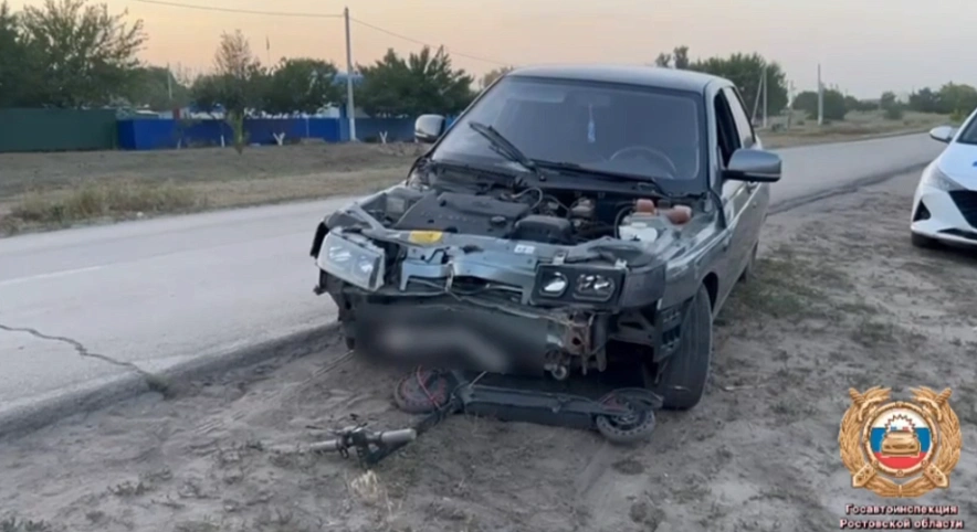 Фото: ДТПС с самокатом и ВАЗом, кадр ГАИ РО