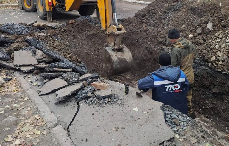 Фото: авария на теплосетях в Ростове, кадр ДЖКХ
