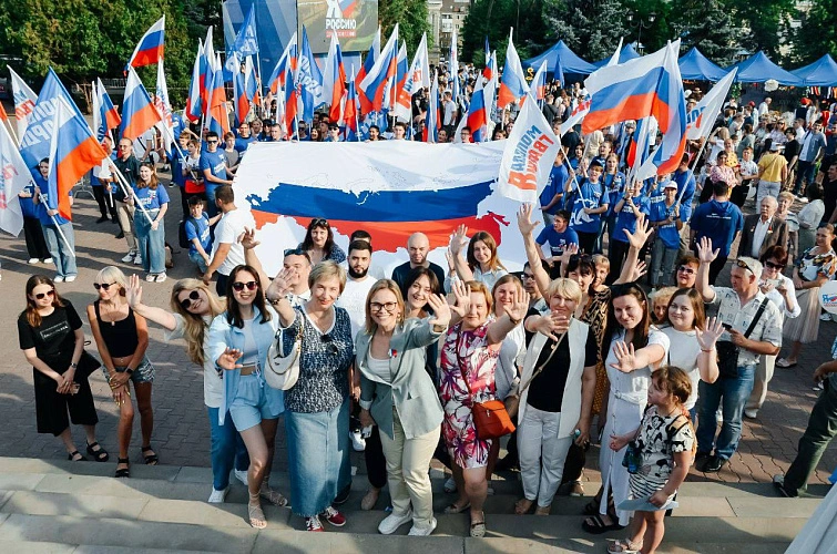 Фото: Не упусти возможность. Подавай заявку на участие в проекте «ПолитЗавод» до 1 мая