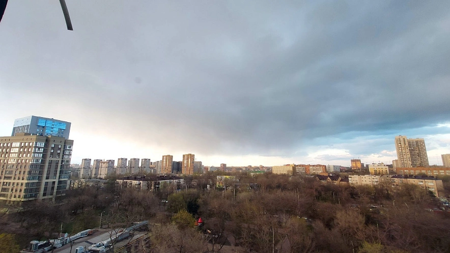 Фото: тучи над Комсомольским парком, кадр 1rnd