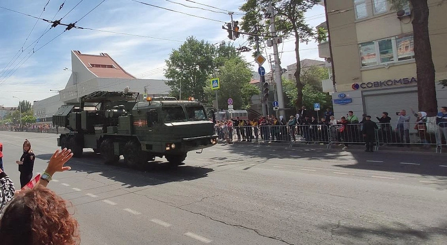 Фото:   на параде Победы 2024 в Ростове, кадр 1rnd
