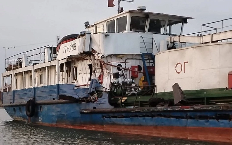 Фото: с места столкновения судов \\ фото ЮТП