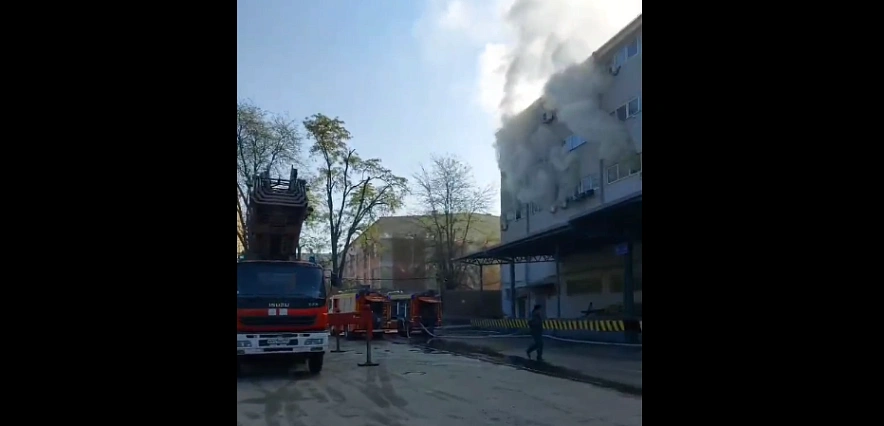 Фото: пожар на складе в Ростове // скриншот из видео мэрии