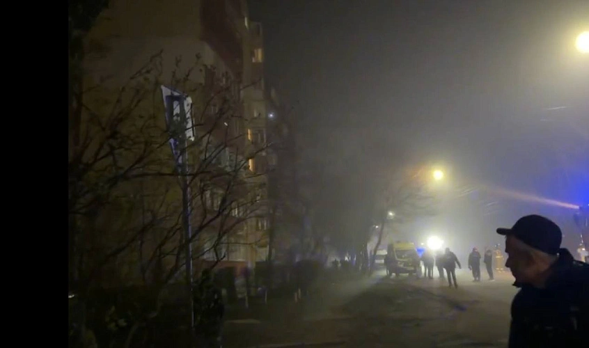 Фото: повреждённый дом в Таганроге