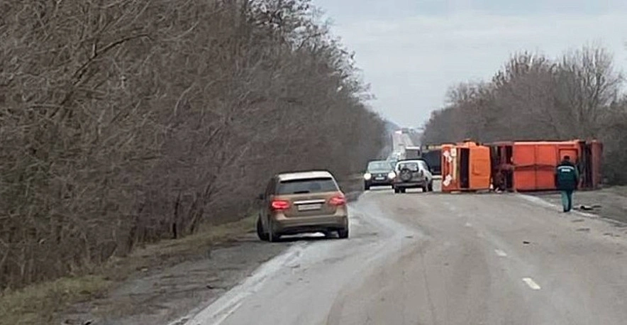 Фото: с места ДТП \\ фото: УГИБДД РО