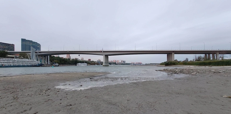 Фото: Почти пересохший Дон во время ветрового сгона воды, фото 1rnd