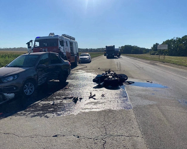 Фото: На Северном обходе Ростова разбился насмерть мотоциклист // фото ГИБДД РО