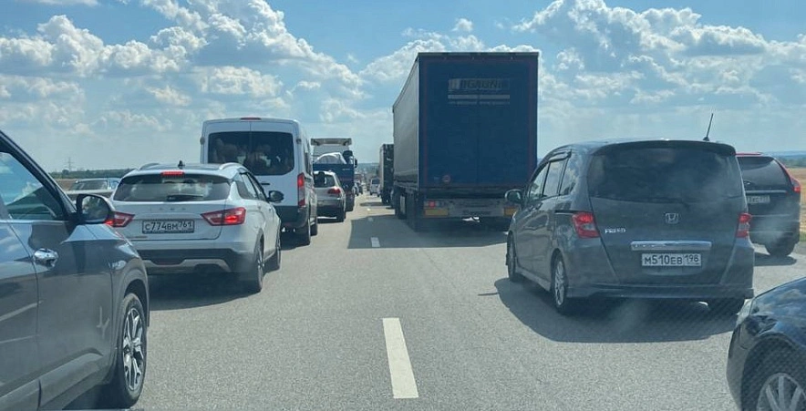 Фото: Затор на трассе М-4, иллюстрация из ТГ-чата трассы