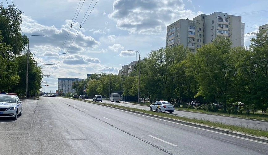 Фото: Место, где спортбайк сбил пенсионерку в Ростове, кадр 1rnd