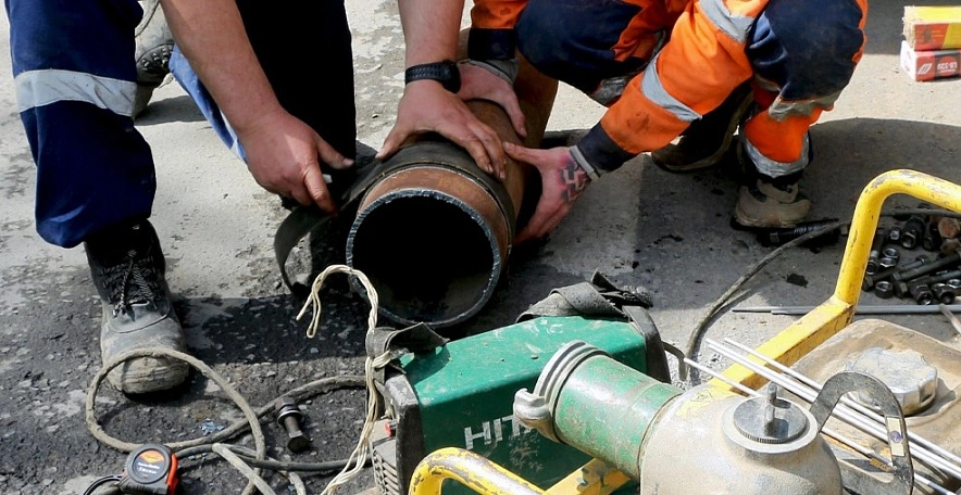 Фото: Замена водопроводных труб, кадр Ростовводоканала