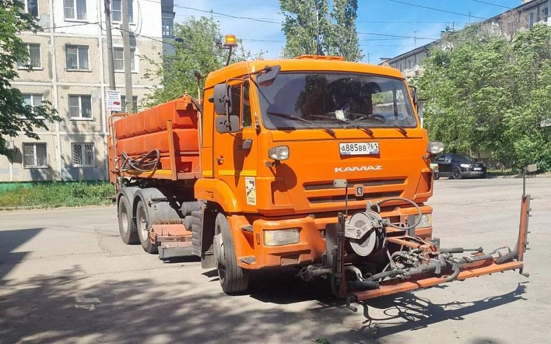 Фото: машина для подвоза воды ростовчанам, кадр департамента ЖКХ