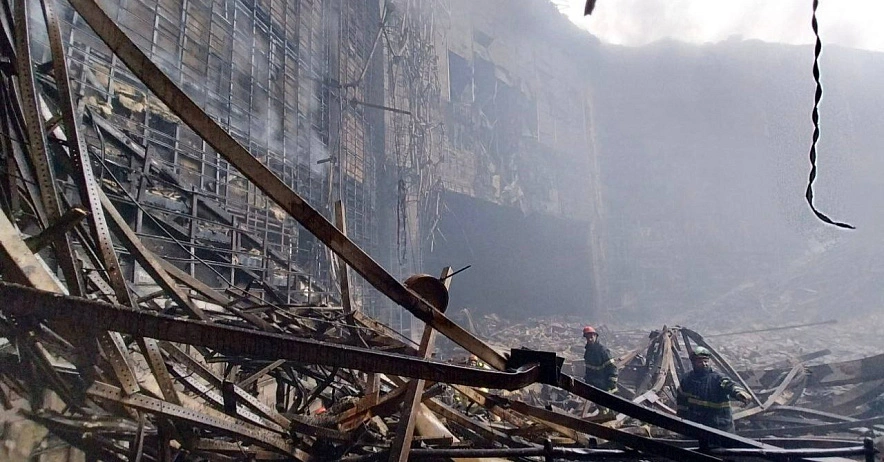 Фото: Завалы на пепелище Крокус Сити Холла в Москве, кадр МЧС