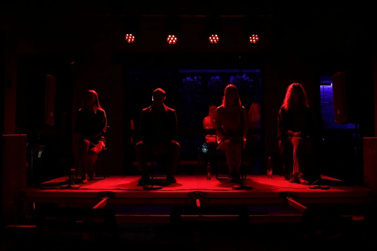 Фото: На “Золотую маску” номинированы два спектакля из Ростова-на-Дону // фото спектакля "Это любовь", соцсети 