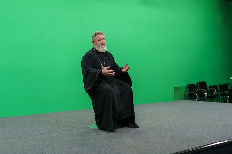 Фото: «После 6 лет в тюрьме всё превращается в День сурка». Ростовский священник рассказал, почему помогает заключённым, фото - 1rnd