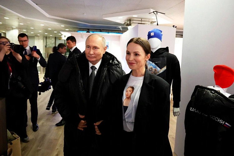 Фото: В. Путина в ростовском бушлате \\ кадр: ТГ Е. Стенякиной