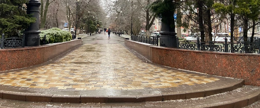 Фото: Улица Пушкинская в Ростове во время гололёда, кадр 1rnd