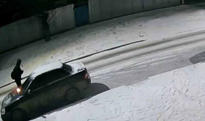 Фото: поджигатель машин в Волгодонске попал на видеокамеры