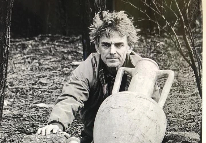 Фото: В Танаисе установили горельеф известному донскому историку Валерию Чесноку, фото из архива В. Чеснока