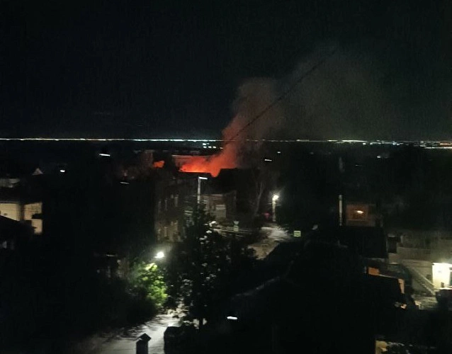 Фото: Ночной пожа в Нахичевани, кадр ТГ Тютина