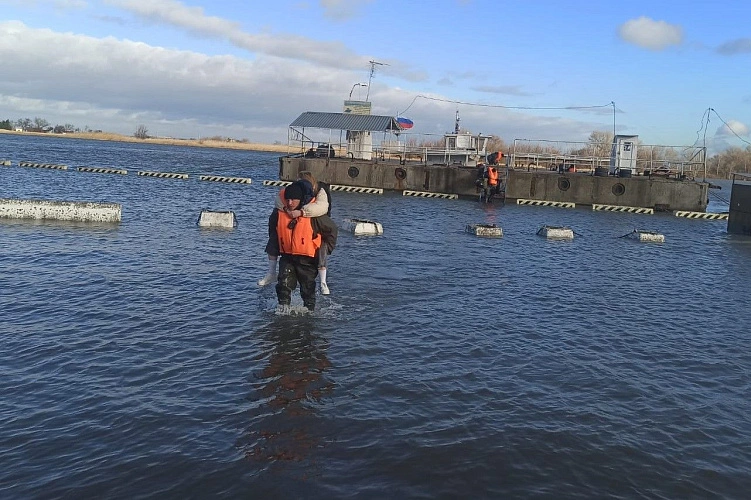 Фото: В Ростовской области эвакуировали более 500 человек из зоны подтоплений // фото - сайт ПРО
