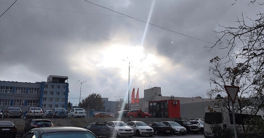 Фото: Вспышка в небе после работы ПВО \\ кадр из архива 1rnd.ru