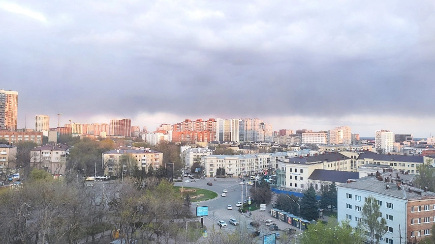 Фото: тучи над Комсомольской площадью Ростова, кадр 1rnd