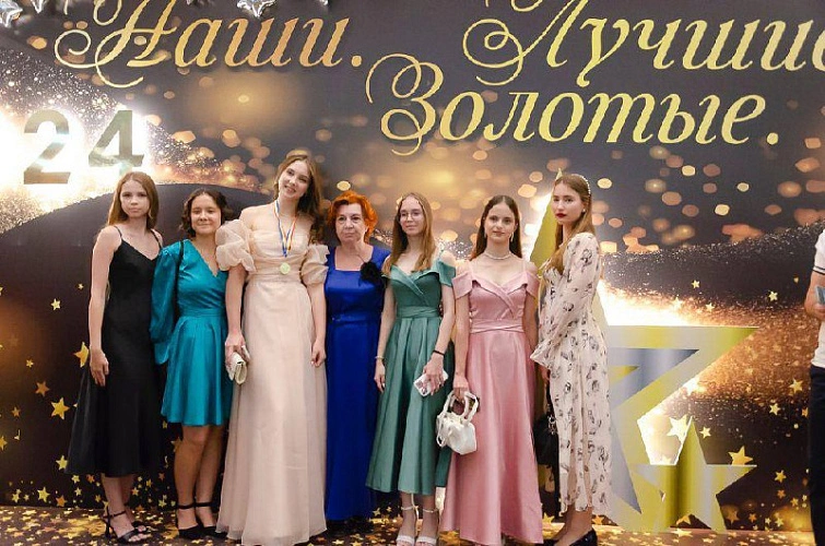 Фото: В Ростове поздравили лучших выпускников // кадры пресс-службы администрации Ростова