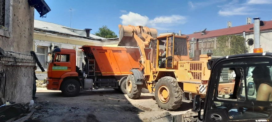 Фото: Разбор завалов на месте взрыва в Таганроге, фото - Андрей Фатеев
