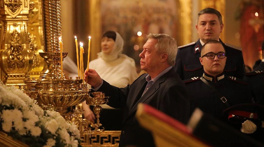 Фото: Василий Голубев на рождественском богослужении, кадр ПРО