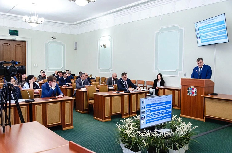 Фото: совещание, посвящённое дорожной отрасли // фото с сайта администрации Ростова