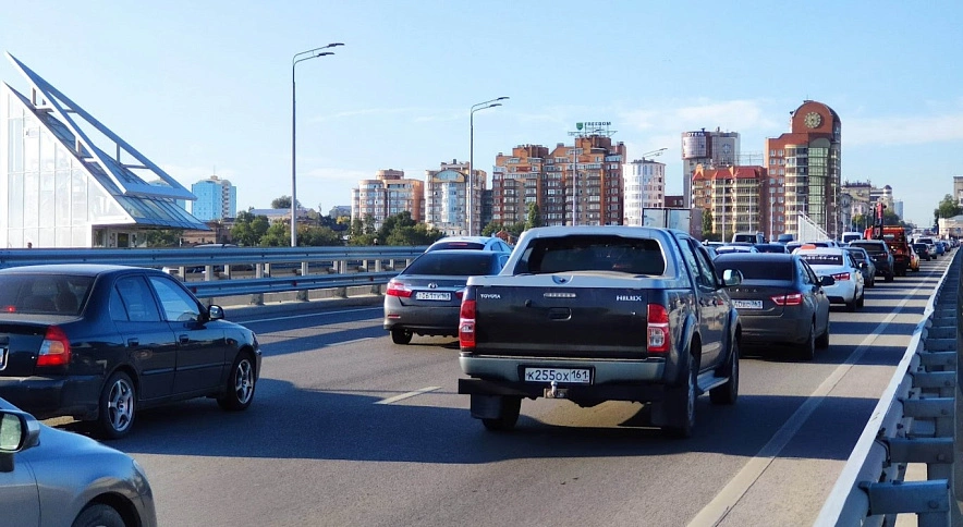 Фото: Въезд в Ростов-на-Дону с Ворошиловского моста, кадр 1rnd