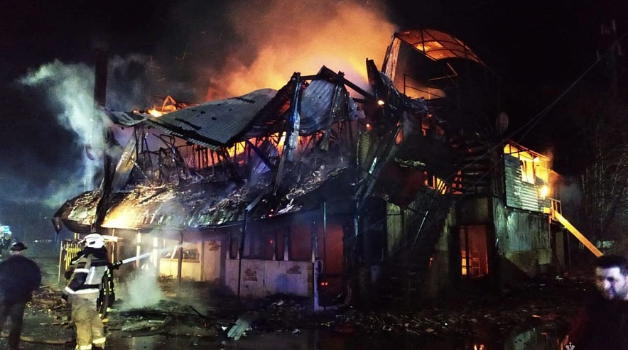 Фото: На месте пожара, кадр из архива МЧС РО