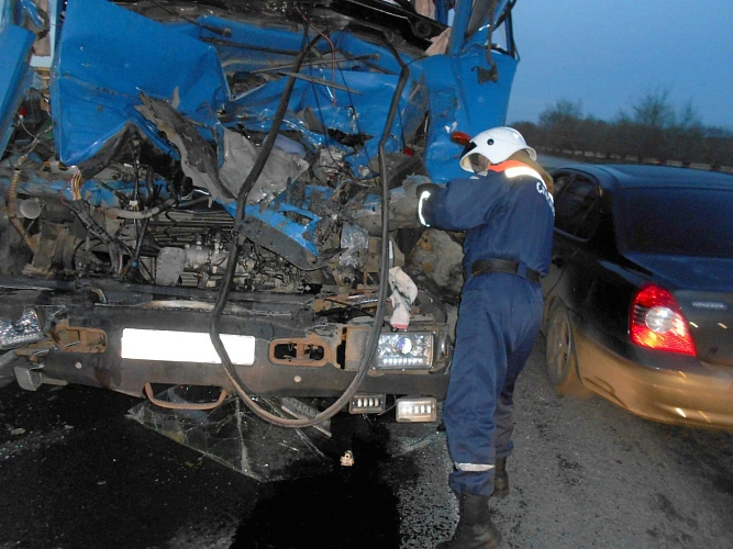 Фото: авария под Сальском // фото ДПЧС РО