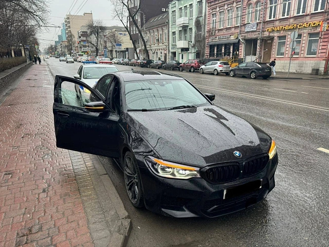 Фото: За дрифт в центре Ростова водителю грозит лишение прав на полгода, фото - ГИБДД РО