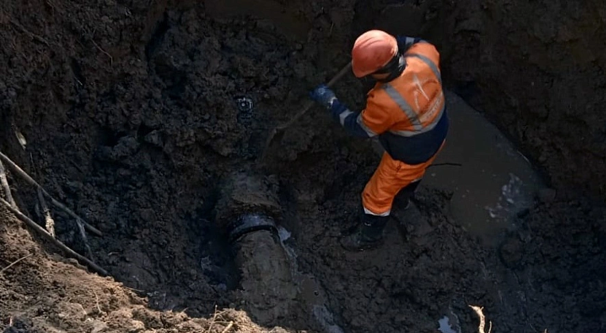 Фото: авария на водоводе в Ростове, кадр водоканала