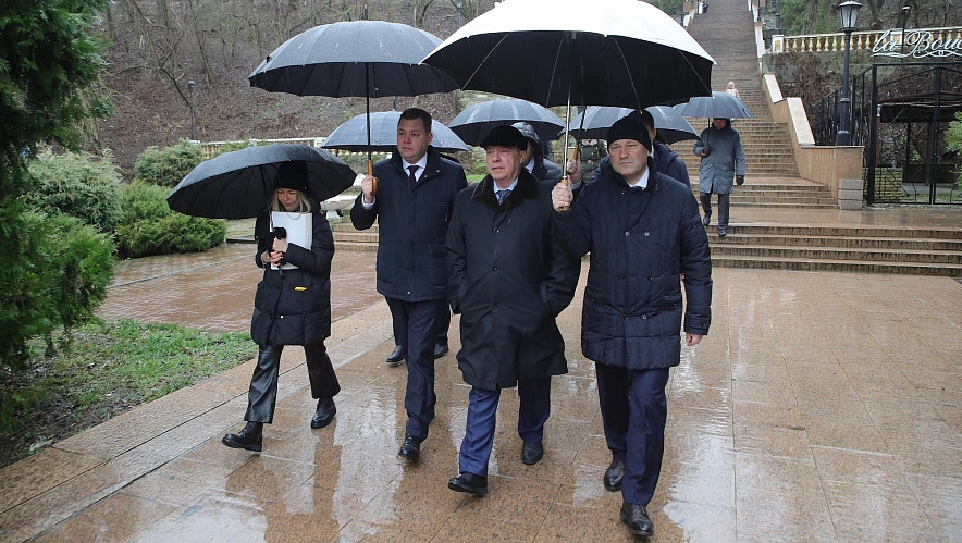 Фото: Василий Голубев во время визита в Таганрог, кадр ПРО