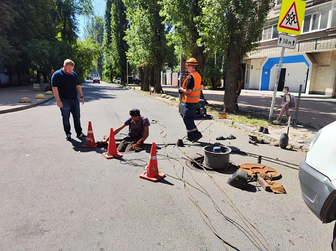 Фото: ремонт теплотрассы \\ кадр из публикаций 1rnd.ru