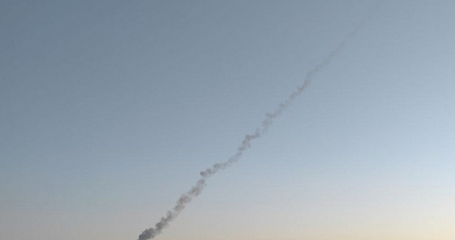 Фото: Ракетную атаку отразили силы ПВО в небе над Ростовской областью, фото - из публикаций 1rnd