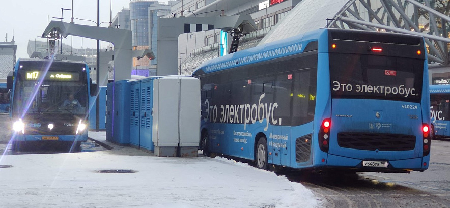 Фото: Возле зарядных станций ростовских электробусов запретят парковку автотранспорта//фото из публикаций 1rnd.ru