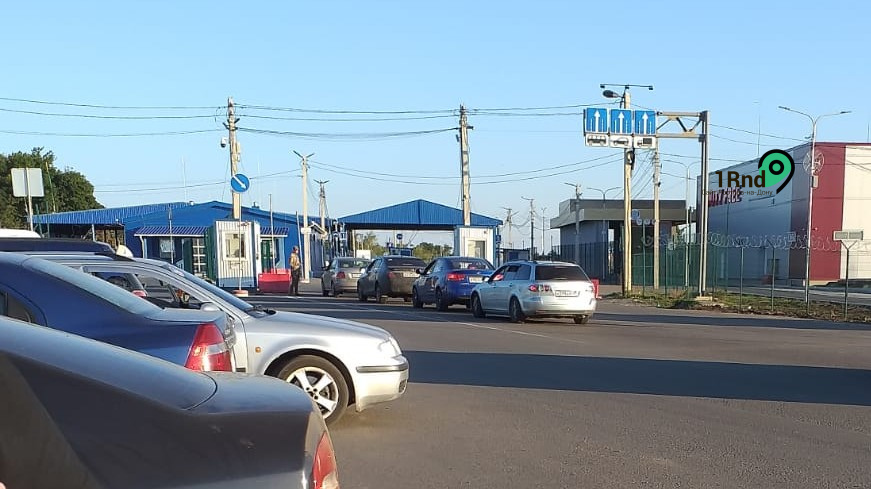 Фото: Пункт пропуска на границе Ростовской области и ДНР, кадр 1rnd
