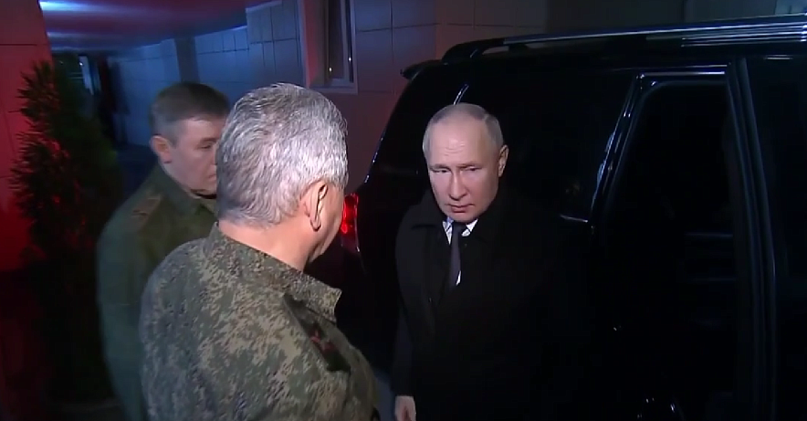 Фото: Владимир Путин в штабе ЮВО, кадр видео