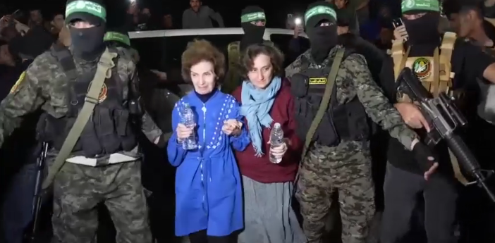 Фото: Группировка ХАМАС освободила из плена ростовского врача Ирину Татти и её дочь // кадр из соцсетей