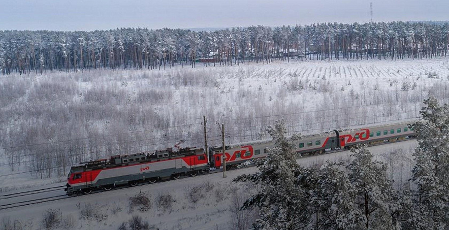 Фото: Десять пассажирских поездов задержали из-за ледяного шторма в Ростовской области, фото - из публикаций 1rnd