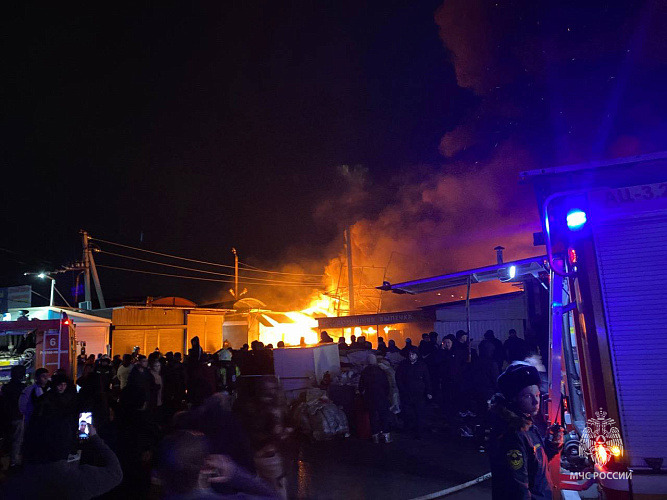 Фото: В донском МЧС назвали причину масштабного пожара на ростовском рынке «Темерник», фото из публикаций 1rnd