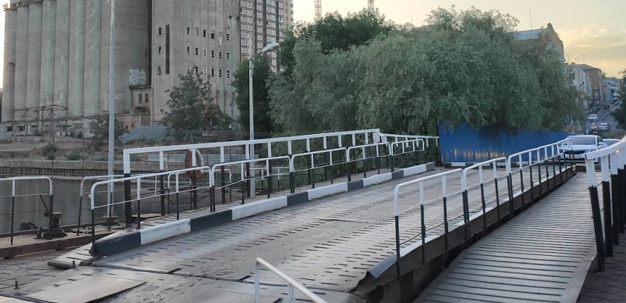 Фото: мост на Зелёный остров, кадр 1rnd