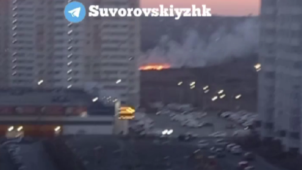 Фото: Мусор и трава загорелись на Суворовском 24 февраля, кадр ТГ Суворовского