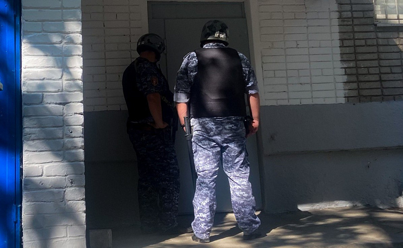 Фото: Росгвардия проверит документы зачинщиков конфликта под Ростовом на хранение оружия // фото из публикаций 1rnd Фото: Росгвардия проверит документы зачинщиков конфликта под Ростовом на хранение оружия // фото из публикаций 1rnd