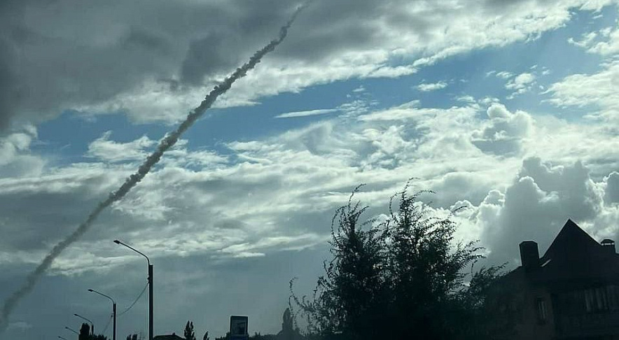 Фото: Падение ракеты в Азовском районе, кадр очевидца